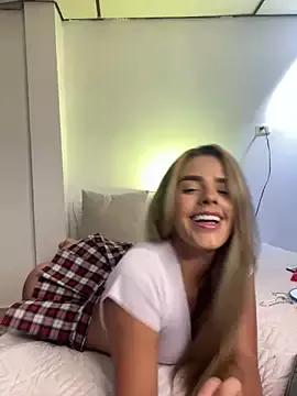 ZoeJohnsoon from StripChat is Freechat