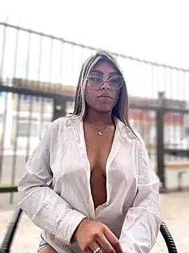 ZoeMiller_Pink webcams show profile image 
