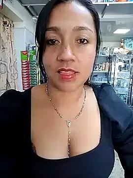 Zoesm-06 webcams show profile image 