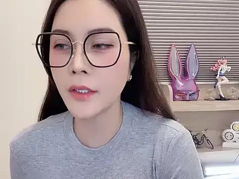 Photos of Zozo_qq from StripChat is Freechat