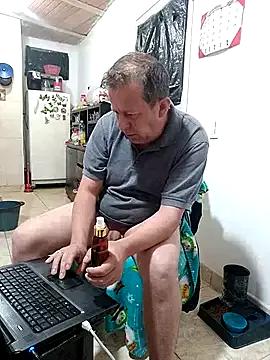 ZuriandAlex from StripChat is Freechat