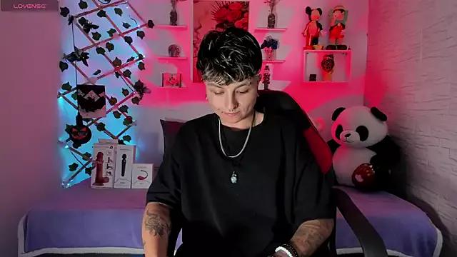 ZuryRamirez_ from StripChat is Freechat