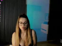 AlmaLuvv from xCams