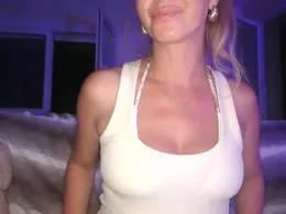 DouxMystere webcams show profile image 