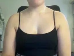 LittleLily28 from xCams