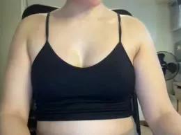 LittleLily28 from xCams