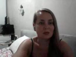 LloLaa987 from xCams