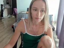 MerryLu from xCams