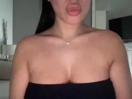 Sarahyana from xCams