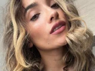 AdharaCooperr webcams show profile image 