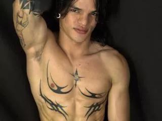 AlexBernal on xLove