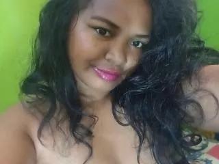 ChellaLove webcams show profile image 
