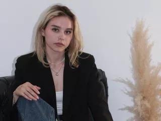 EmelyHailey from xLove