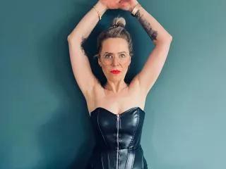 MiaHase-hot webcams show profile image 
