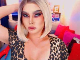QueenNhicolle-hot from xLove