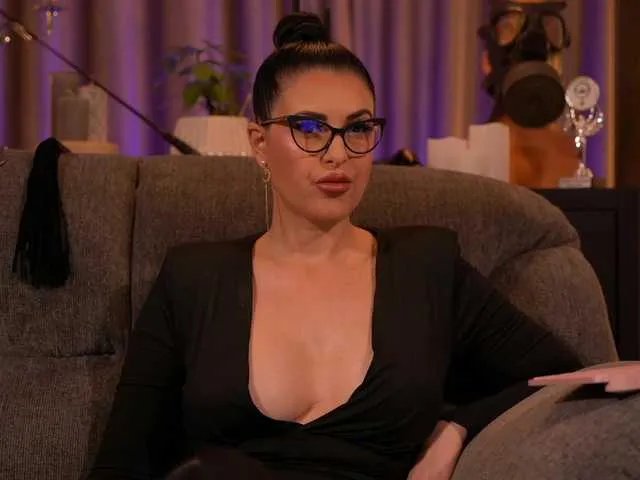 KellyKent on BongaCams