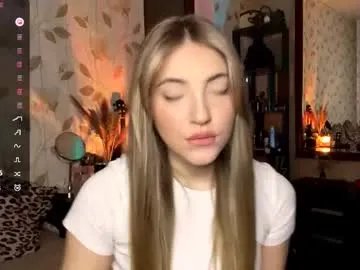 elizabethrabin — Goal:Take off my top /  Hi, Super Kem here, do you believe in Santa Claus? #shy #lovense #new #18 #blonde [10 tokens remaining]