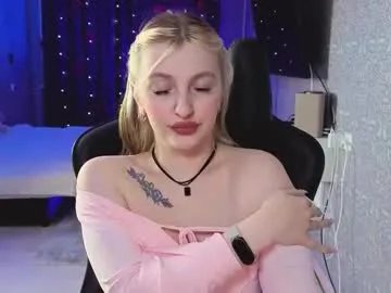 evavibe — GOAL: slap my ass [137 tokens remaining] Welcome to my room! #milf #pantyhose #curvy #heels #nonude