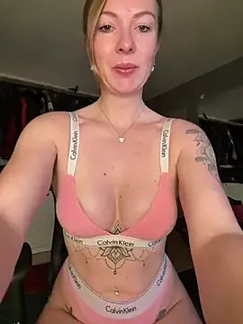 BunnyDiamond1 — Pussy licking + 3 Clips LT