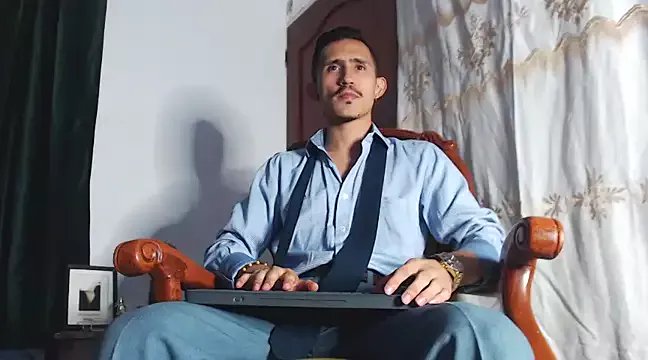 HomeAloneK on StripChat