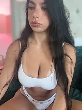 LoveLillyy on StripChat