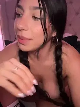 LoveLillyy on StripChat