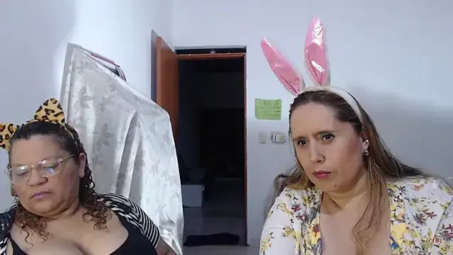 mademooms on StripChat