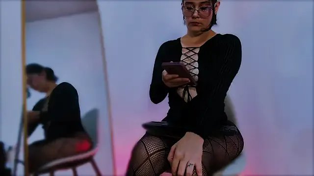 ScarlettRedsins — footjob