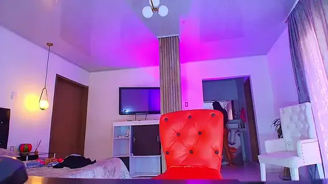 SQUIRT4UMEGAN on StripChat